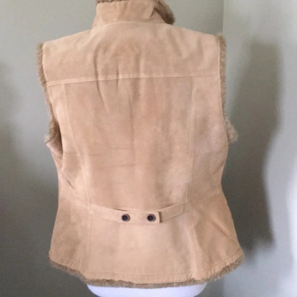 Eddie Bauer Tan SEATTLE SUEDE Faux Fur lined vest, Small, NWOT - Picture 6 of 7